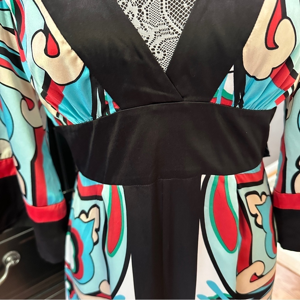 BeBe 100% Silk Graphic V-Neck Dress Size Small - Picture 8 of 16